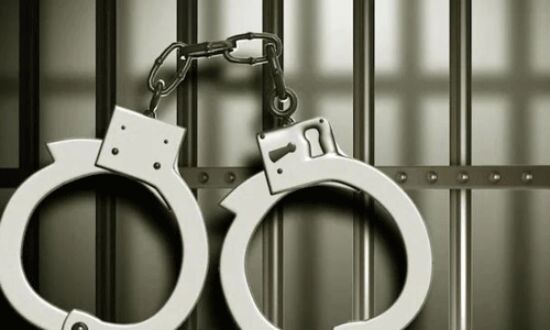 വീഡിയോ കോള് ചെയ്ത് സ്ക്രീന് ഷോട്ടെടുത്ത് ഭീഷണി; വിദ്യാര്ഥിനിയുടെ പരാതിയില് യുവാക്കള് അറസ്റ്റില് വീഡിയോ കോള് ചെയ്ത് സ്ക്രീന് ഷോട്ടെടുത്ത് ഭീഷണി; വിദ്യാര്ഥിനിയുടെ പരാതിയില് യുവാക്കള് അറസ്റ്റില്