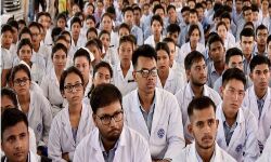 മെഡിക്കല്‍ പിജി വിദ്യാര്‍ഥികളുടെ സമരം കടുപ്പിക്കുന്നു; ബുധനാഴ്ച മുതല്‍ അത്യാഹിതവിഭാഗം ബഹിഷ്‌ക്കരിക്കും