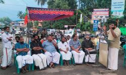 ബാബരി മസ്ജിദ് പുനർനിർമ്മിക്കും വരെ പോരാട്ടം തുടരും; എസ്ഡിപിഐ ധർണ്ണ നടത്തി