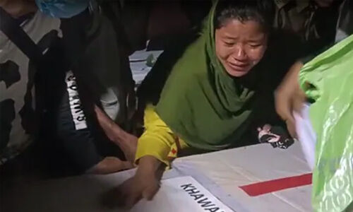 നാഗാലാന്‍ഡില്‍ സൈന്യം വെടിവച്ചുകൊന്ന 14ല്‍ 12 പേരുടെ മൃതദേഹം സംസ്‌കരിച്ചു(ചിത്രങ്ങളിലൂടെ)