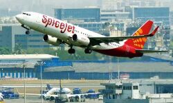 രണ്ടാഴ്ചക്കുള്ളില് അഞ്ച് മില്ല്യാണ് ഡോളര് അടച്ചില്ലെങ്കില് സ്പൈസ് ജെറ്റിന്റെ സ്വത്തുക്കള് കണ്ട് കെട്ടുമെന്ന് ഹൈക്കോടതി രണ്ടാഴ്ചക്കുള്ളില് അഞ്ച് മില്ല്യാണ് ഡോളര് അടച്ചില്ലെങ്കില് സ്പൈസ് ജെറ്റിന്റെ സ്വത്തുക്കള് കണ്ട് കെട്ടുമെന്ന് ഹൈക്കോടതി