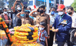 സേനാ മേധാവിക്ക് പ്രണാമം അര്പ്പിച്ച് തൃശൂര് പൗരാവലി സേനാ മേധാവിക്ക് പ്രണാമം അര്പ്പിച്ച് തൃശൂര് പൗരാവലി