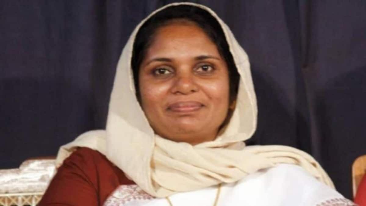 ഷാഹിദ കമാല് സര്ട്ടിഫിക്കറ്റുകള് ഹാജരാക്കി; ഉത്തരവ് രണ്ടാഴ്ചക്കകം ഷാഹിദ കമാല് സര്ട്ടിഫിക്കറ്റുകള് ഹാജരാക്കി; ഉത്തരവ് രണ്ടാഴ്ചക്കകം