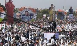 ടൂറിസ്റ്റ് പ്രധാനമന്ത്രി; പ്രധാനമന്ത്രി നരേന്ദ്രമോദിയെ പരിഹസിച്ച് പ്രിയങ്കാഗാന്ധി