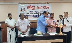 തിയ്യ സമുദായത്തെ അക്ഷേപിച്ച കെ എം ഷാജി മാപ്പു പറയണം: തിയ്യ മഹാസഭ തിയ്യ സമുദായത്തെ അക്ഷേപിച്ച കെ എം ഷാജി മാപ്പു പറയണം: തിയ്യ മഹാസഭ