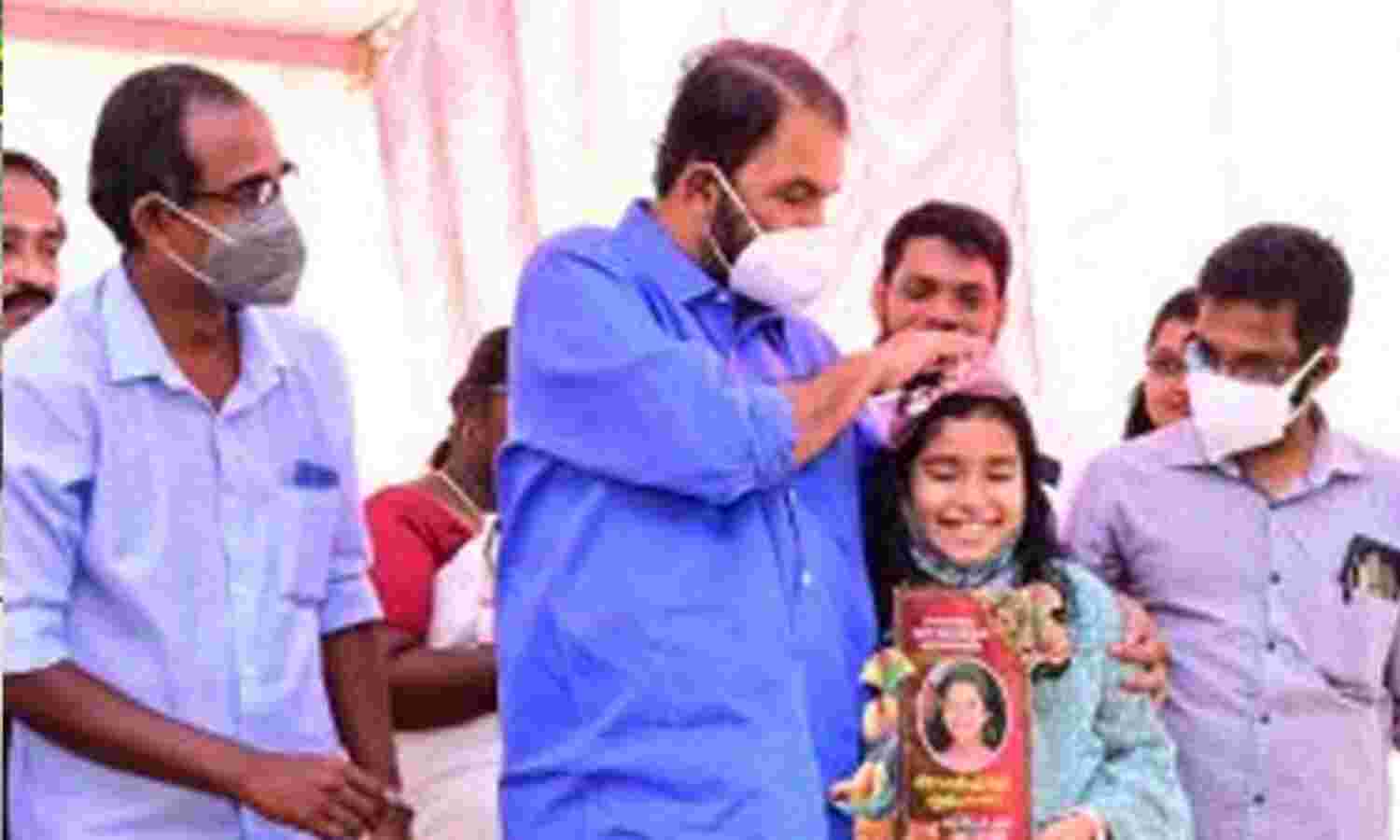 സാമൂഹ്യപ്രതിബദ്ധത അടിസ്ഥാനമാക്കി സ്കൂള് സിലബസ് പരിഷ്കരിക്കുമെന്ന് വിദ്യാഭ്യാസ മന്ത്രി സാമൂഹ്യപ്രതിബദ്ധത അടിസ്ഥാനമാക്കി സ്കൂള് സിലബസ് പരിഷ്കരിക്കുമെന്ന് വിദ്യാഭ്യാസ മന്ത്രി