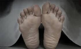 കണ്ണൂരില് 70കാരന് മരിച്ച നിലയില്; മൃതദേഹത്തിന് രണ്ട് ദിവസം പഴക്കം, അറിഞ്ഞില്ലെന്ന് വീട്ടുകാര് കണ്ണൂരില് 70കാരന് മരിച്ച നിലയില്; മൃതദേഹത്തിന് രണ്ട് ദിവസം പഴക്കം, അറിഞ്ഞില്ലെന്ന് വീട്ടുകാര്