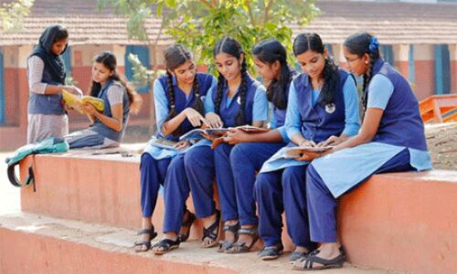 പ്ലസ് വണ്‍ പ്രവേശനം: സ്‌കൂള്‍ കോമ്പിനേഷന്‍ മാറ്റത്തിന് അപേക്ഷ ക്ഷണിച്ചു