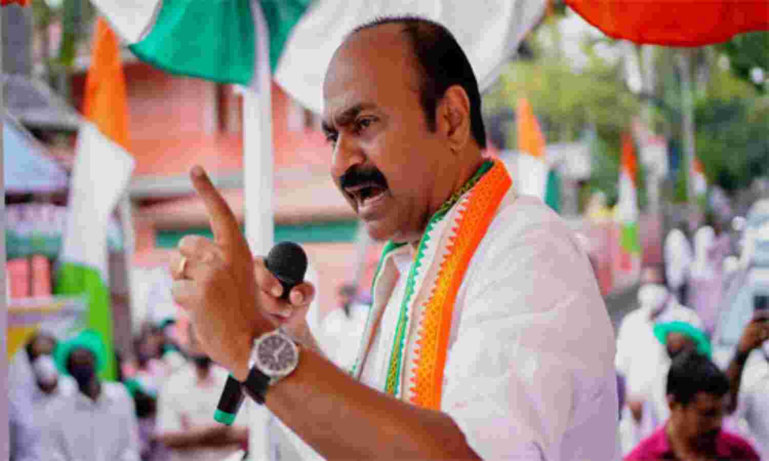 തൃക്കാക്കര ഉപതിരഞ്ഞെടുപ്പ്: കെ വി തോമസ് എല്ഡിഫിനൊപ്പം ചേര്ന്നത് യുഡിഫിന്റെ ഭൂരിപക്ഷം വര്ധിപ്പിക്കും: വി ഡി സതീശന് തൃക്കാക്കര ഉപതിരഞ്ഞെടുപ്പ്: കെ വി തോമസ് എല്ഡിഫിനൊപ്പം ചേര്ന്നത് യുഡിഫിന്റെ ഭൂരിപക്ഷം വര്ധിപ്പിക്കും: വി ഡി സതീശന്