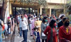 ആധാര് കാര്ഡും തിരഞ്ഞെടുപ്പ് തിരിച്ചറിയല് കാര്ഡും ബന്ധിപ്പിക്കണം; തിരഞ്ഞെടുപ്പ് നിയമത്തില് പരിഷ്കാരം കൊണ്ടുവരാനൊരുങ്ങി കേന്ദ്ര സര്ക്കാര് ആധാര് കാര്ഡും തിരഞ്ഞെടുപ്പ് തിരിച്ചറിയല് കാര്ഡും ബന്ധിപ്പിക്കണം; തിരഞ്ഞെടുപ്പ് നിയമത്തില് പരിഷ്കാരം കൊണ്ടുവരാനൊരുങ്ങി കേന്ദ്ര സര്ക്കാര്