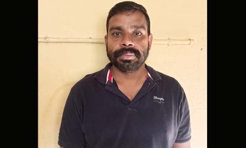 പെണ്കുട്ടികളെ തട്ടിക്കൊണ്ടുപോയി കൂട്ടബലാല്സംഗം ചെയ്ത പിടികിട്ടാപ്പുള്ളി അറസ്റ്റില് പെണ്കുട്ടികളെ തട്ടിക്കൊണ്ടുപോയി കൂട്ടബലാല്സംഗം ചെയ്ത പിടികിട്ടാപ്പുള്ളി അറസ്റ്റില്