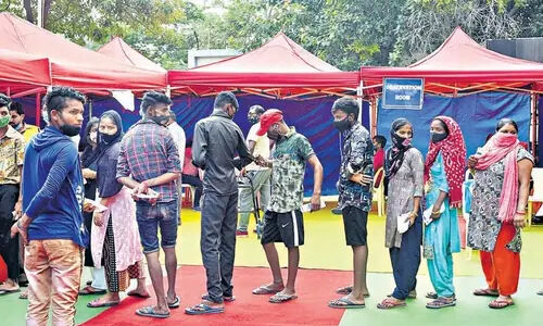 ഡല്ഹിയില് 10 പേര്ക്കുകൂടി ഒമിക്രോണ്; രാജ്യത്തെ ഒമിക്രോണ് ബാധിതരുടെ എണ്ണം നൂറിലേക്ക് ഡല്ഹിയില് 10 പേര്ക്കുകൂടി ഒമിക്രോണ്; രാജ്യത്തെ ഒമിക്രോണ് ബാധിതരുടെ എണ്ണം നൂറിലേക്ക്