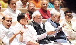 യുപിയില്‍ തിരഞ്ഞെടുപ്പ്; എംപിമാരുമായി പ്രധാനമന്ത്രി പ്രാതല്‍ ചര്‍ച്ച നടത്തി