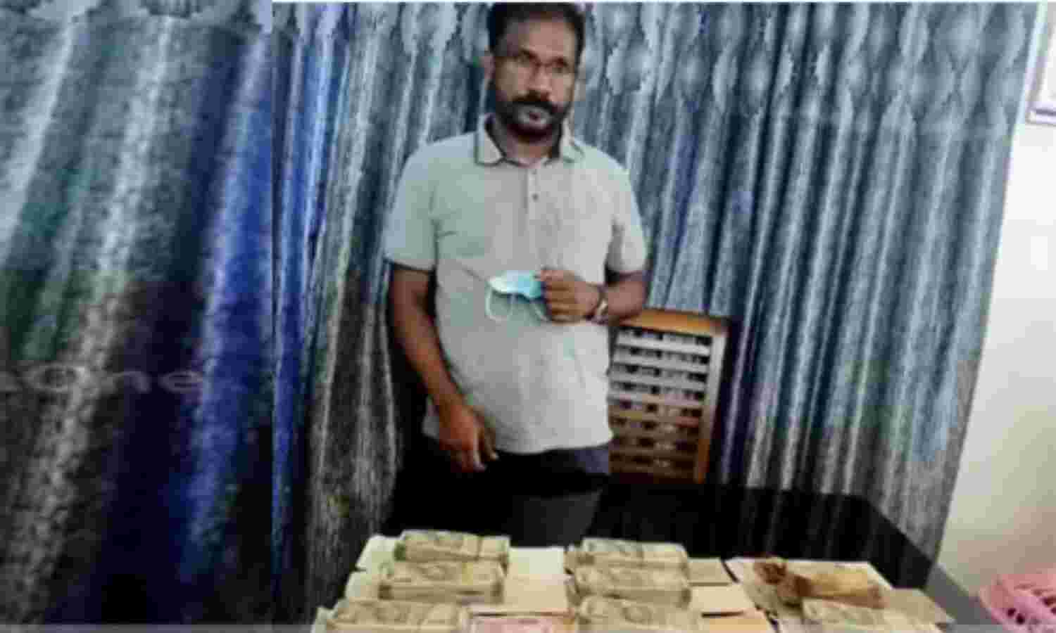മലിനീകരണ നിയന്ത്രണ ബോര്ഡിലെ കൈക്കൂലി; കോട്ടയം ജില്ലാ ഓഫിസര് എ എം ഹാരിസിനെ സസ്പെന്ഡ് ചെയ്തു മലിനീകരണ നിയന്ത്രണ ബോര്ഡിലെ കൈക്കൂലി; കോട്ടയം ജില്ലാ ഓഫിസര് എ എം ഹാരിസിനെ സസ്പെന്ഡ് ചെയ്തു