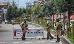 കശ്മീരില്‍ പോലിസുകാരന് നേരേ സായുധര്‍ വെടിയുതിര്‍ത്തു