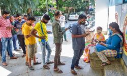 ബൂസ്റ്ററിനായി അരങ്ങൊരുക്കി ലോകാരോ​ഗ്യ സംഘടന; അപകടസാധ്യതയുള്ള വിഭാ​ഗങ്ങൾക്ക് മുൻഗണന