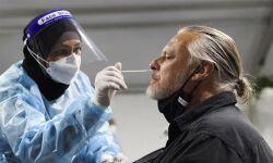 ഒമിക്രോണ്: ആസ്ത്രേലിയയില് ഒരാള് മരിച്ചു; വര്ധിത നിയന്ത്രണങ്ങള് തല്ക്കാലമില്ലെന്ന് സര്ക്കാര് ഒമിക്രോണ്: ആസ്ത്രേലിയയില് ഒരാള് മരിച്ചു; വര്ധിത നിയന്ത്രണങ്ങള് തല്ക്കാലമില്ലെന്ന് സര്ക്കാര്