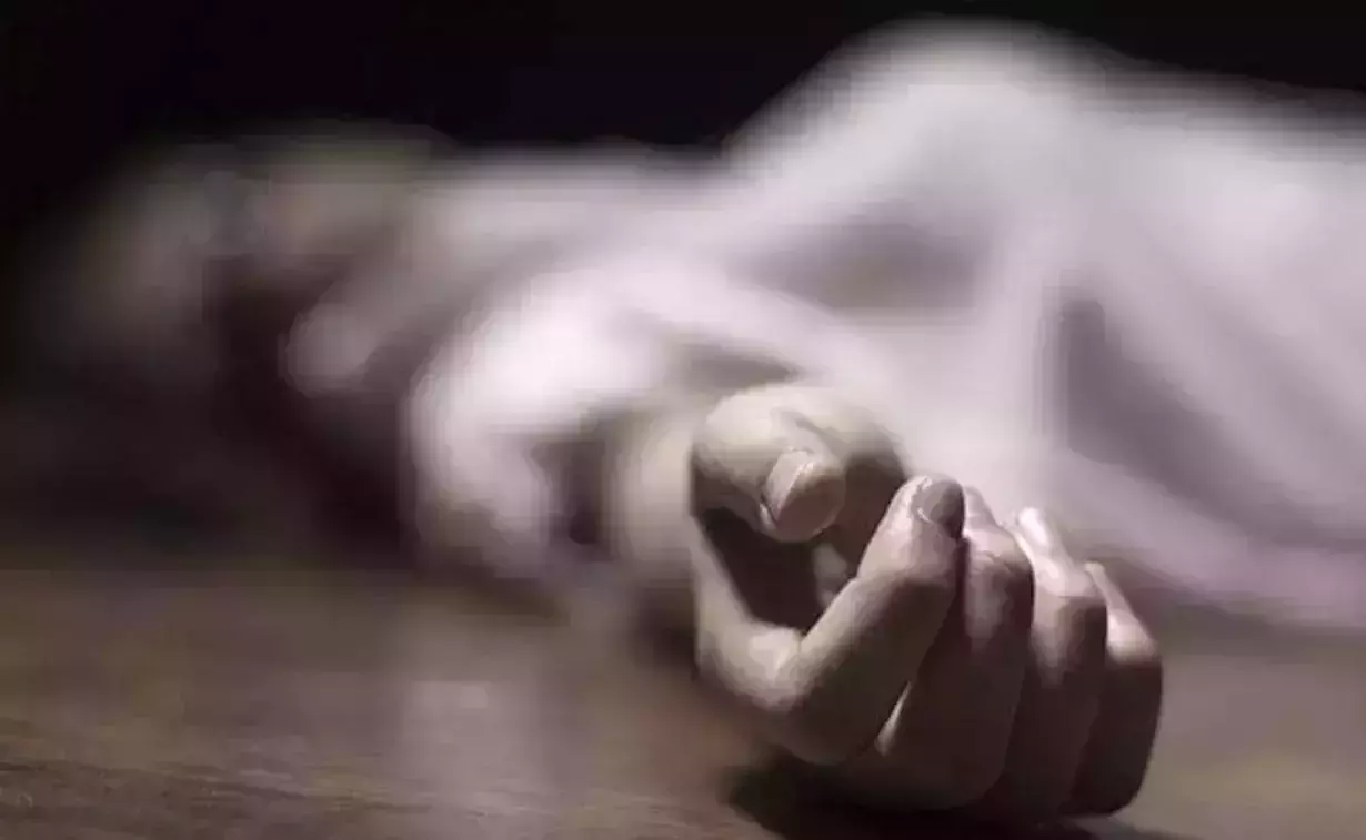 വയനാട്ടില് വയോധികന് കൊല്ലപ്പെട്ട നിലയില്; രണ്ട് പെണ്കുട്ടികളും അവരുടെ മാതാവും അറസ്റ്റില് വയനാട്ടില് വയോധികന് കൊല്ലപ്പെട്ട നിലയില്; രണ്ട് പെണ്കുട്ടികളും അവരുടെ മാതാവും അറസ്റ്റില്