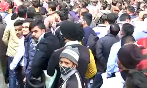 15 ഒഴിവിലേക്ക് അപേക്ഷകരായെത്തിയത് 11,000 പേര്‍; തൊഴിലില്ലായ്മയുടെ രൂക്ഷത ബോധ്യപ്പെടുത്തി ഗ്വാളിയോറിലെ ദുരനുഭവങ്ങള്‍