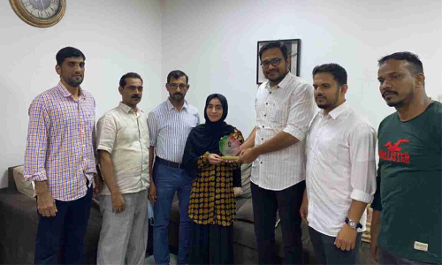 ഗോള്ഡന് വിസ ലഭിച്ച വിദ്യാര്ത്ഥിനിക്ക് കേരളാ പ്രവാസി ഫോറത്തിന്റെ ആദരം ഗോള്ഡന് വിസ ലഭിച്ച വിദ്യാര്ത്ഥിനിക്ക് കേരളാ പ്രവാസി ഫോറത്തിന്റെ ആദരം