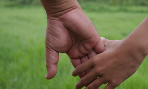 ഒടുവില് പിതാവെത്തി; യുപിക്കാരി പുഷ്പ 9 വര്ഷത്തിനുശേഷം നാട്ടിലേക്ക് മടങ്ങും ഒടുവില് പിതാവെത്തി; യുപിക്കാരി പുഷ്പ 9 വര്ഷത്തിനുശേഷം നാട്ടിലേക്ക് മടങ്ങും