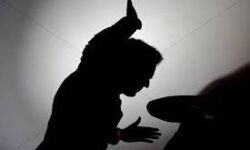 വായ്പയുടെ അടവ് മുടങ്ങിയതിന് മകന് ക്രൂര മര്‍ദ്ദനം; ബാലവാകാശ കമ്മീഷനില്‍ പരാതി