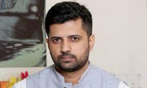 നികുതി വര്‍ധന ഇന്ത്യക്കാര്‍ക്കുള്ള മോദിയുടെ പുതുവര്‍ഷ സമ്മാനം: ജിഎസ്ടിയും സേവന നിരക്കുകളും വര്‍ധിപ്പിച്ചതിനെ പരിഹസിച്ച് കോണ്‍ഗ്രസ് നേതാവ് ശ്രീവല്‍സ