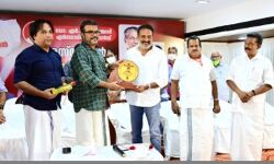 ഫാസിസത്തിനെതിരേ നിരന്തരം ശബ്ദമുയര്‍ത്തണം: പ്രകാശ്‌രാജ്