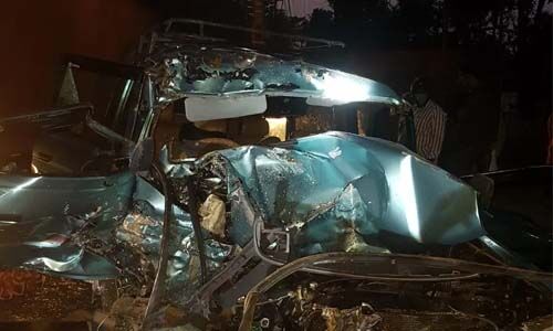 കൊടുങ്ങല്ലൂരില് ബസ്സും കാറും കൂട്ടിയിടിച്ച് തിരുവല്ല സ്വദേശിനി മരിച്ചു കൊടുങ്ങല്ലൂരില് ബസ്സും കാറും കൂട്ടിയിടിച്ച് തിരുവല്ല സ്വദേശിനി മരിച്ചു