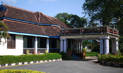 പി.ഡബ്ല്യു.ഡി റസ്റ്റ് ഹൗസുകള് പ്രൊഫഷണല് നിലവാരത്തിലേക്ക് ഉയര്ത്തുന്നു; റസ്റ്റ് ഹൗസ് ജീവനക്കാര്ക്ക് പരിശീലനം നല്കും പി.ഡബ്ല്യു.ഡി റസ്റ്റ് ഹൗസുകള് പ്രൊഫഷണല് നിലവാരത്തിലേക്ക് ഉയര്ത്തുന്നു; റസ്റ്റ് ഹൗസ് ജീവനക്കാര്ക്ക് പരിശീലനം നല്കും