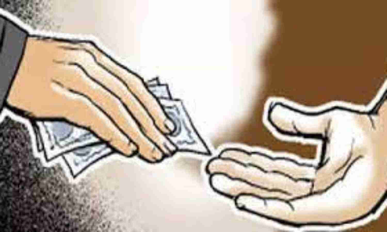കൈക്കൂലി: രണ്ടു വില്ലേജ് അസിസ്റ്റന്റുമാര് റിമാന്റില്; ഇരുവരേയും സസ്പെന്ഡ് ചെയ്തു കൈക്കൂലി: രണ്ടു വില്ലേജ് അസിസ്റ്റന്റുമാര് റിമാന്റില്; ഇരുവരേയും സസ്പെന്ഡ് ചെയ്തു