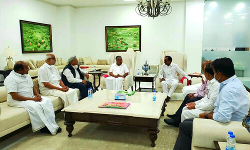 തെലങ്കാന മുഖ്യമന്ത്രിയുമായി സിപിഎം നേതാക്കളുടെ കൂടിക്കാഴ്ച; പ്രാദേശിക പാര്‍ട്ടികളുമായി സഖ്യത്തിനുള്ള സാധ്യതയെന്ന് വിലയിരുത്തല്‍