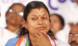 പൊതുമരാമത്ത് മന്ത്രി മുഹമ്മദ് റിയാസിനെതിരേ കേസെടുക്കണമെന്ന് അഡ്വ. ബിന്ദു കൃഷ്ണ