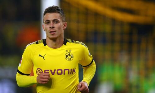 ബുണ്ടസാ ലീഗ്; രണ്ട് ഗോളിന്റെ ലീഡെടുത്ത ഫ്രാങ്ക്ഫര്‍ട്ടിനെതിരേ മൂന്ന് ഗോള്‍ തിരിച്ചിടിച്ച് ഡോര്‍ട്ട്മുണ്ട്