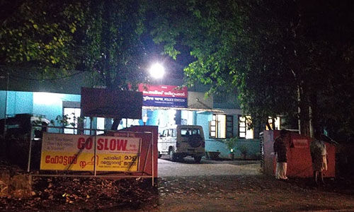 മാളയുടെ ഭരണം ലഹരി മാഫിയകള്ക്കെന്ന്; പോലിസിനും എക്സൈസിനുമെതിരേ ആക്ഷേപം മാളയുടെ ഭരണം ലഹരി മാഫിയകള്ക്കെന്ന്; പോലിസിനും എക്സൈസിനുമെതിരേ ആക്ഷേപം