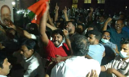 മലപ്പുറത്ത് കെ സുധാകരന്‍ പങ്കെടുത്ത പരിപാടിക്കിടെ ഡിവൈഎഫ്‌ഐ പ്രതിഷേധം