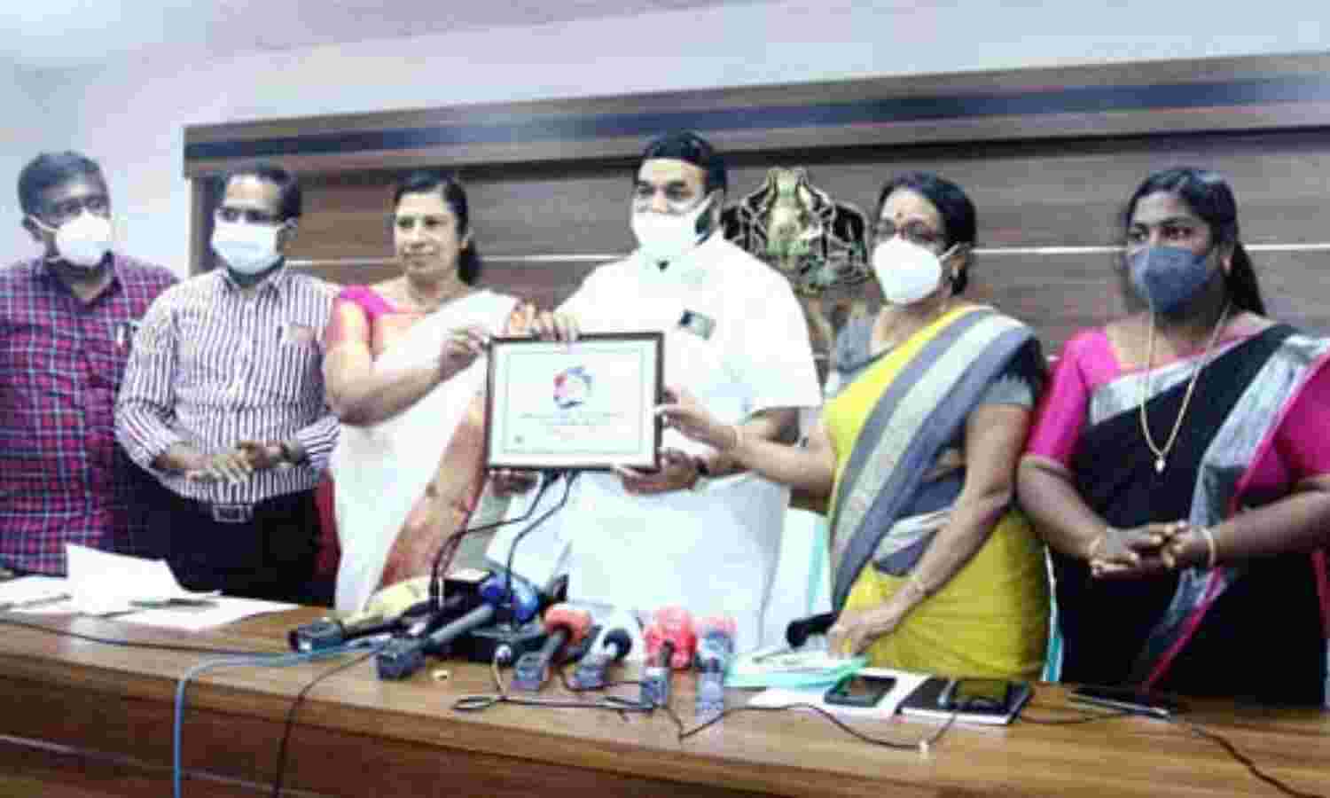 അതിദാരിദ്ര്യ നിര്ണയ പ്രക്രിയ പൂര്ത്തീകരിച്ച സംസ്ഥാനത്തെ ആദ്യ ജില്ലയായി കോട്ടയം അതിദാരിദ്ര്യ നിര്ണയ പ്രക്രിയ പൂര്ത്തീകരിച്ച സംസ്ഥാനത്തെ ആദ്യ ജില്ലയായി കോട്ടയം