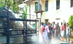 മഹാരാജാസ് കോളജില് കെഎസ്യു മാര്ച്ചില് സംഘര്ഷം മഹാരാജാസ് കോളജില് കെഎസ്യു മാര്ച്ചില് സംഘര്ഷം