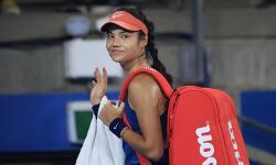 യുഎസ് ഓപ്പണ്‍ ചാംപ്യന്‍ എമാ റഡാക്കാനു സിഡ്‌നിയില്‍ ആദ്യ റൗണ്ടില്‍ പുറത്ത്