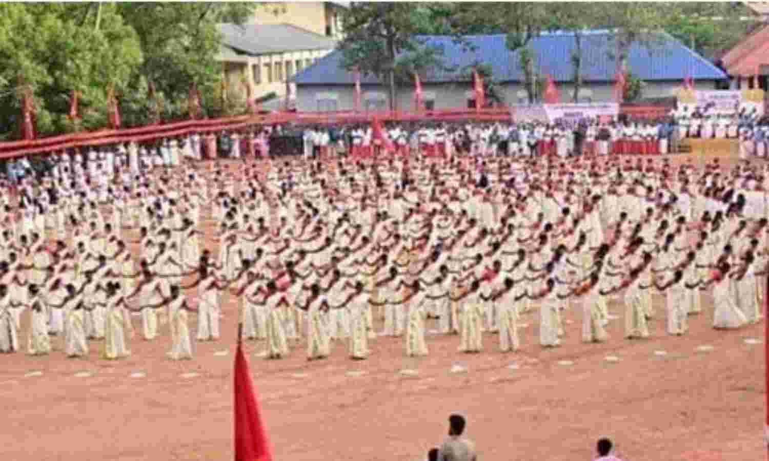 സിപിഎമ്മിന്റെ മെഗാ തിരുവാതിര; ജില്ലാ പഞ്ചായത്ത് അംഗമടക്കം 500 ലധികം പേര്ക്കെതിരേ കേസ് സിപിഎമ്മിന്റെ മെഗാ തിരുവാതിര; ജില്ലാ പഞ്ചായത്ത് അംഗമടക്കം 500 ലധികം പേര്ക്കെതിരേ കേസ്