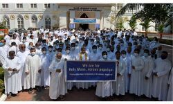 ജനാഭിമുഖ കുര്‍ബ്ബാന തുടരണം; വിരുദ്ധ തീരുമാനം അടിച്ചേല്‍പ്പിക്കാന്‍ സഭ സിനഡ് ശ്രമിക്കരുതെന്ന് എറണാകുളം-അങ്കമാലി അതിരൂപത വൈദികരുടെ പ്രമേയം