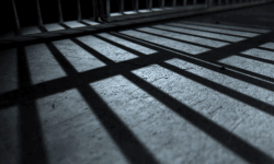 ട്യൂഷന് ക്ലാസിനെത്തിയ എട്ടുവയസുകാരിയെ പീഡിപ്പിച്ച യുവതിക്ക് 20 വര്ഷം കഠിന തടവ് ട്യൂഷന് ക്ലാസിനെത്തിയ എട്ടുവയസുകാരിയെ പീഡിപ്പിച്ച യുവതിക്ക് 20 വര്ഷം കഠിന തടവ്