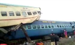 ബംഗാളില്‍ ട്രെയിന്‍ പാളം തെറ്റി; 7 മരണം, 45 പേര്‍ക്ക് പരിക്ക്