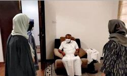 ബുള്ളി ഭായ്; മുഖ്യമന്ത്രിക്ക് പരാതി നല്‍കാനെത്തിയ മുസ് ലിം യുവതികളെ അവഗണിച്ച് മുഖ്യമന്ത്രി