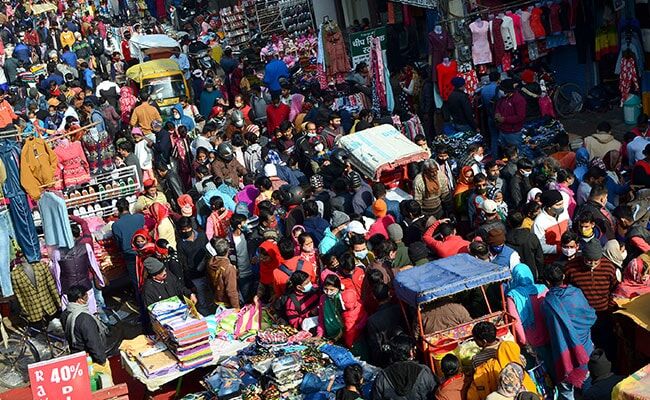 രാജ്യത്ത് കൊവിഡ് പടരുന്നു;  വൈറസ് ബാധിതരുടെ എണ്ണം 2.5ലക്ഷം കടന്നു, ഒമിക്രോണ്‍ കേസുകളുടെ എണ്ണം 8,209