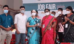 മാസ്‌കില്‍ ഘടിപ്പിക്കുന്ന ഉച്ചഭാഷിണി ഉപകരണം വികസിപ്പിച്ച് എന്‍ജിനീയറിങ് കോളജ് വിദ്യാര്‍ഥികള്‍