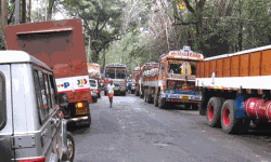 കൊവിഡ് വ്യാപനം: ചെക്ക് പോസ്റ്റുകളില് പരിശോധന കര്ശനമാക്കി കൊവിഡ് വ്യാപനം: ചെക്ക് പോസ്റ്റുകളില് പരിശോധന കര്ശനമാക്കി