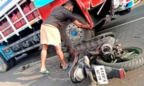 മുണ്ടക്കയത്ത് ഗ്യാസ് ടാങ്കര്‍ ലോറി ബൈക്കിലിടിച്ച് യുവാവിന് ദാരുണാന്ത്യം