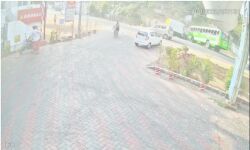 കൊല്ലത്ത് സ്വകാര്യ ബസും മീന്‍ ലോറിയും കൂട്ടിയിടിച്ചു ലോറി ഡ്രൈവര്‍ മരിച്ചു