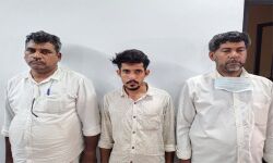 യുട്യൂബ് ചാനലില് പാട്ട് പാടുന്നതിന് വേണ്ടി കൂട്ടികൊണ്ട് പോയി 12 കാരനെ പ്രകൃതി വിരുദ്ധ പീഢനത്തിന് ഇരയാക്കി;മൂന്ന് പേര് അറസ്റ്റില് യുട്യൂബ് ചാനലില് പാട്ട് പാടുന്നതിന് വേണ്ടി കൂട്ടികൊണ്ട് പോയി 12 കാരനെ പ്രകൃതി വിരുദ്ധ പീഢനത്തിന് ഇരയാക്കി;മൂന്ന് പേര് അറസ്റ്റില്